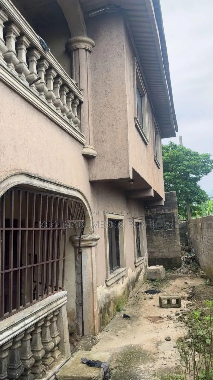 3bdrm Block of Flats in Agalaba, Osisioma ,, Port-Harcourt for sale