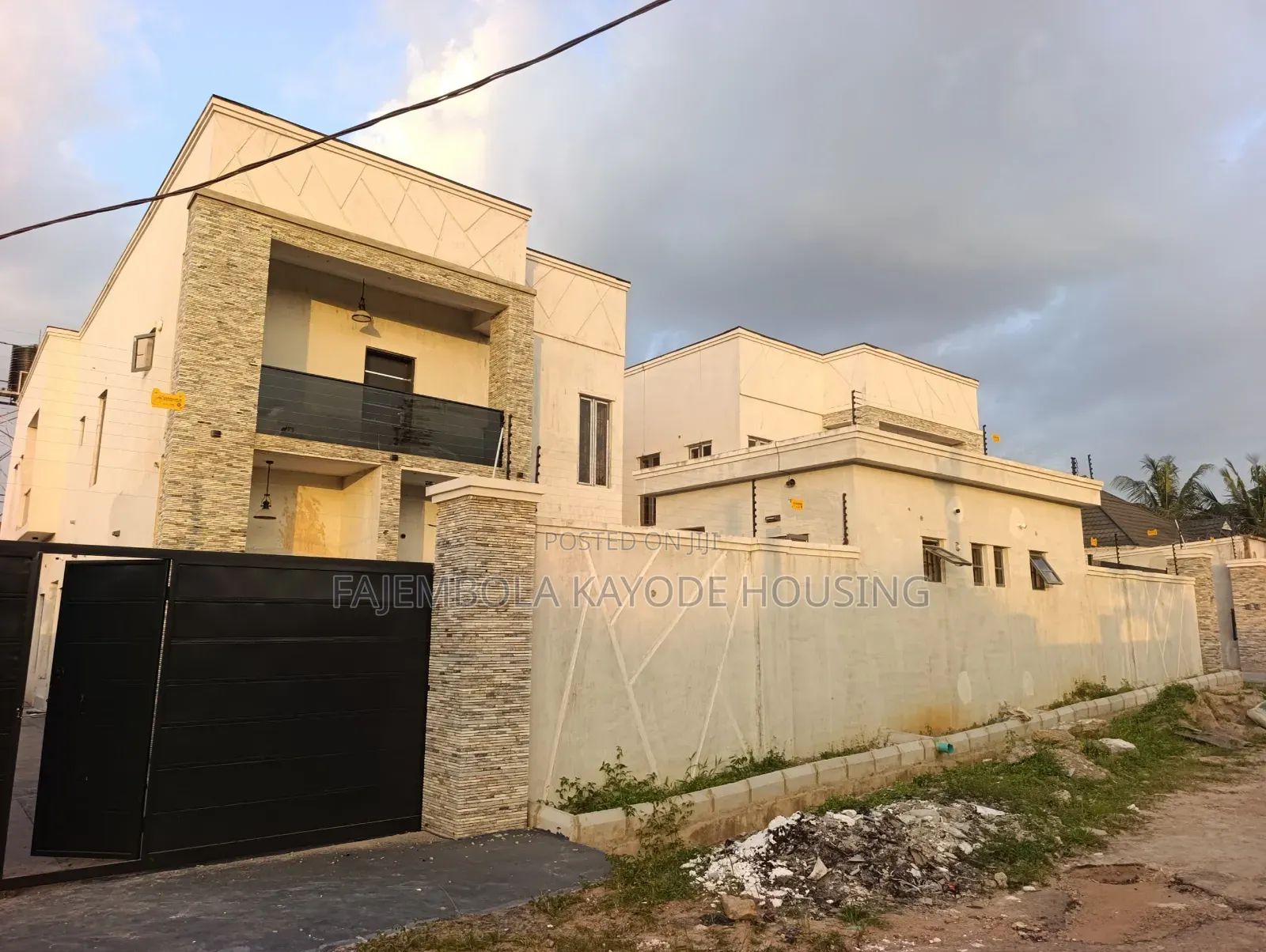 4bdrm Duplex in Oba Otudeko Close, Jericho for sale