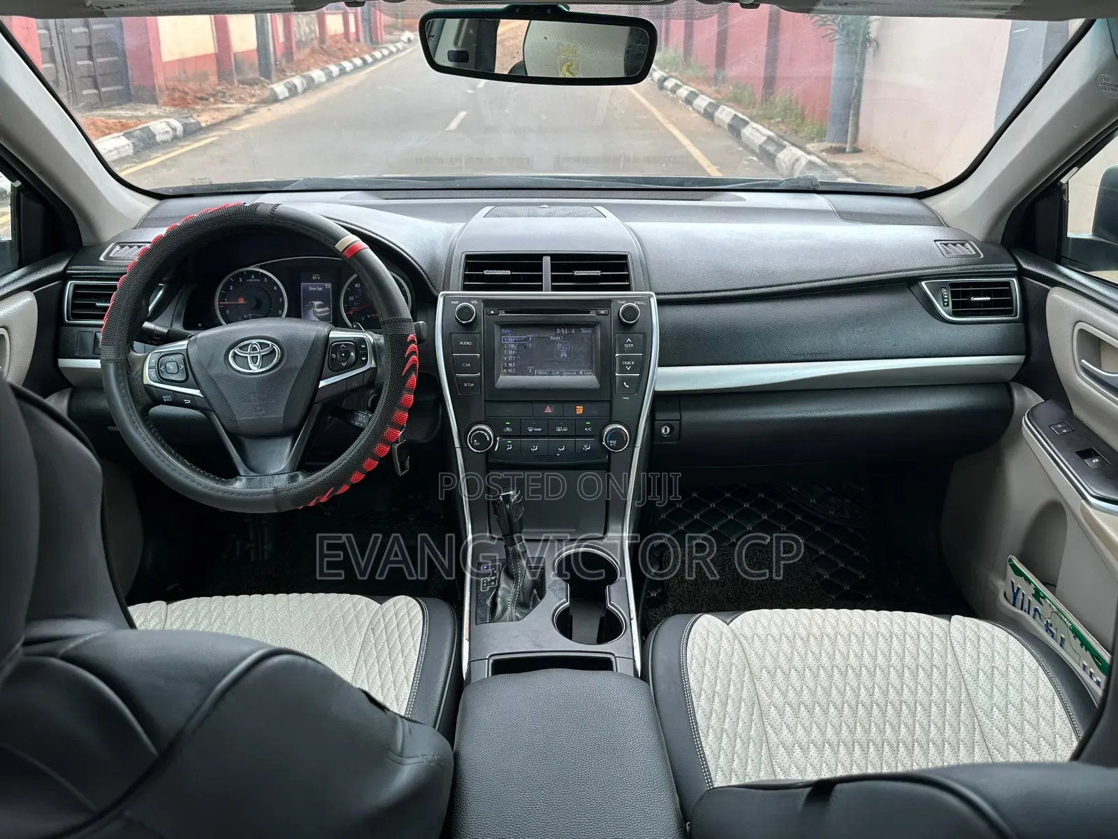 Toyota Camry SE 4dr Sedan (2.5L 4cyl 6A) 2016 Gray