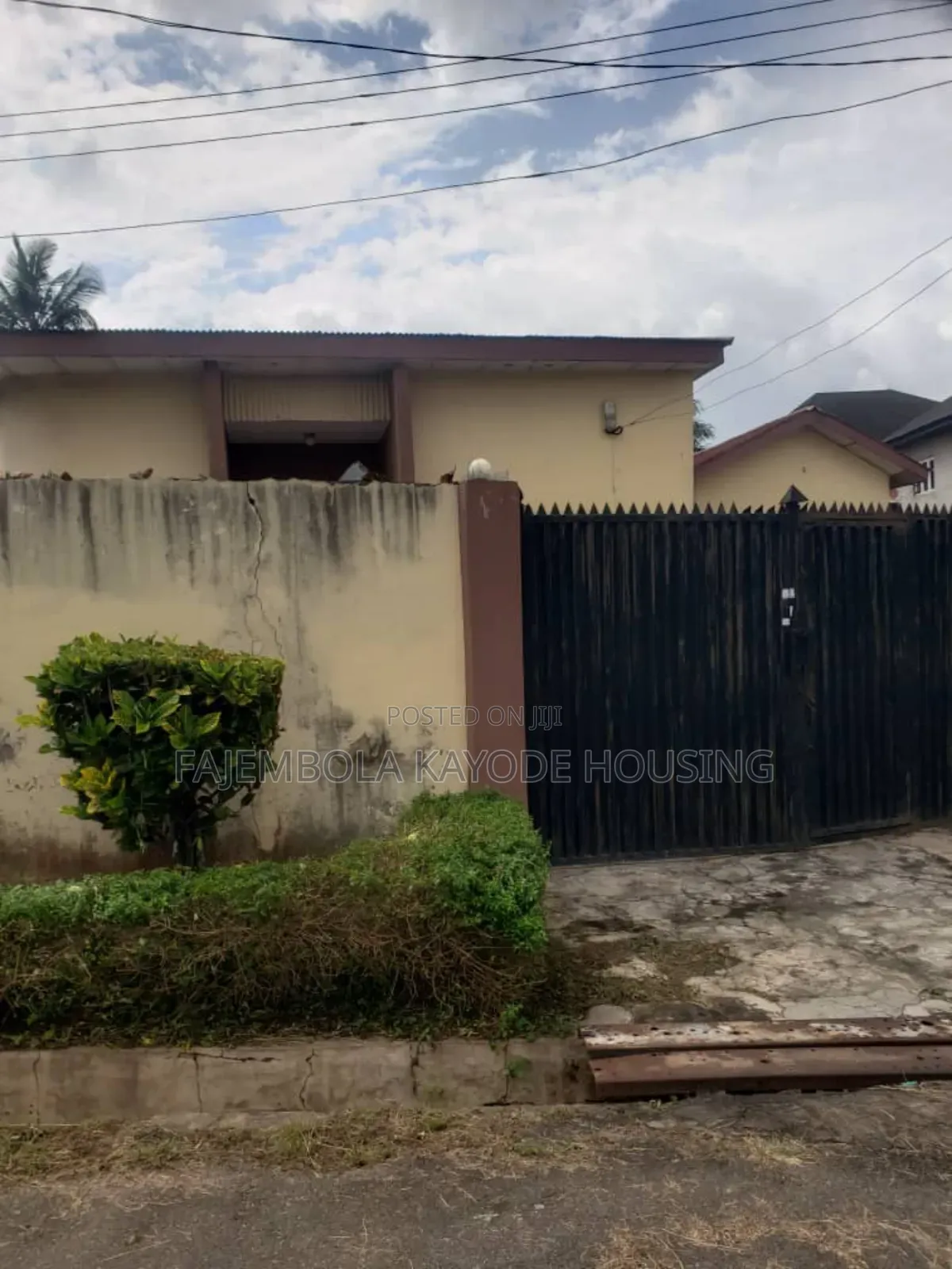 4bdrm Bungalow in Pdcos Estate, Akobo for sale