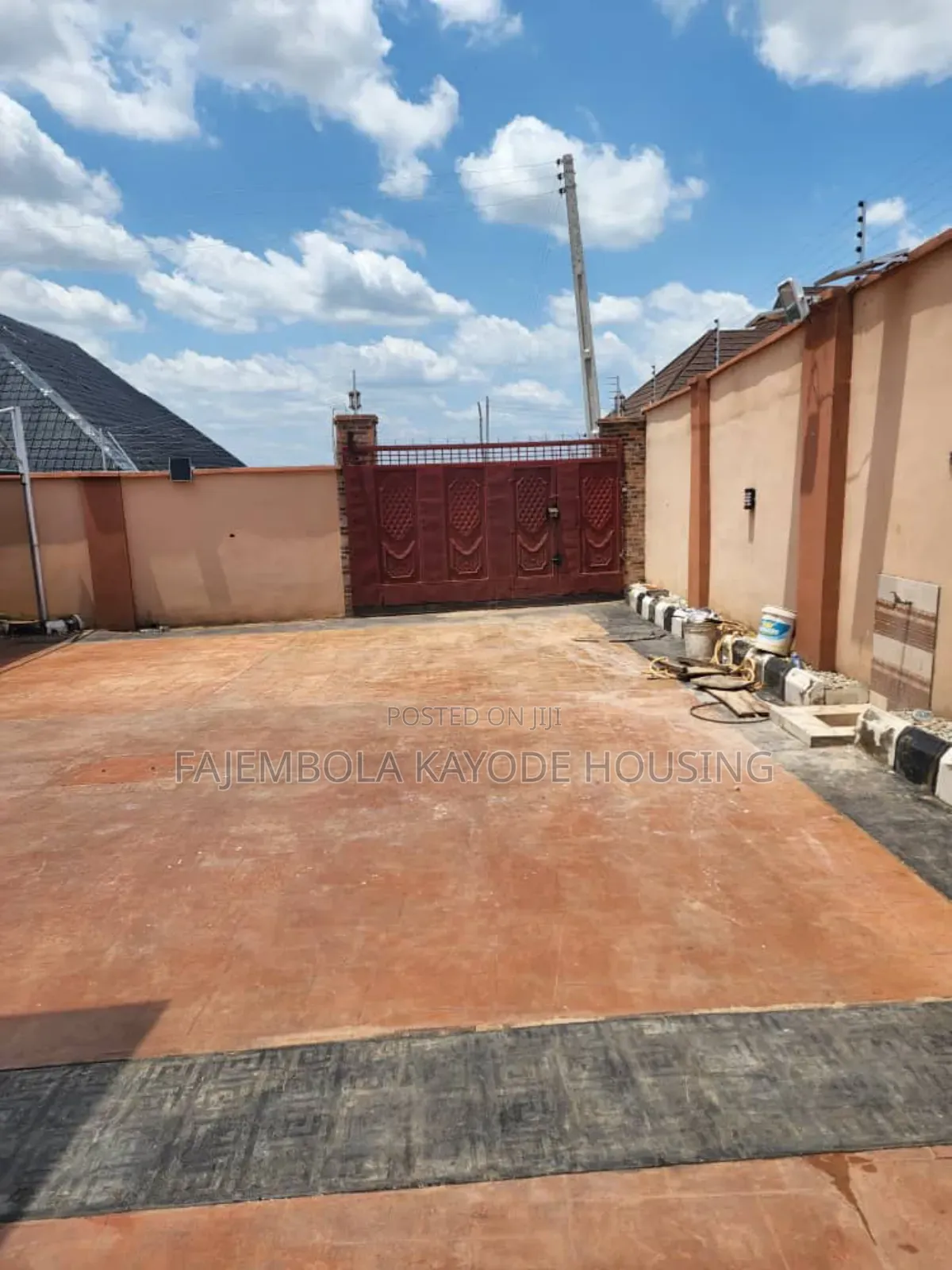 3bdrm Bungalow in Oroge Area, Akobo for sale