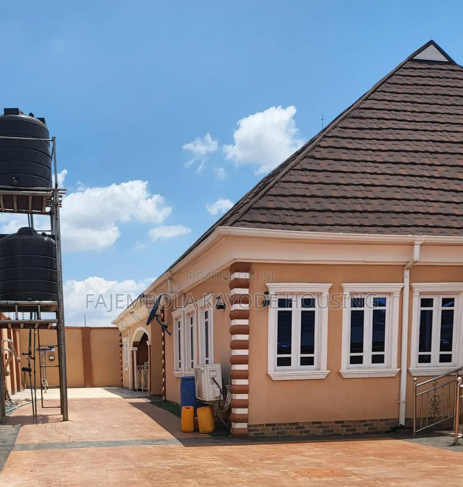 3bdrm Bungalow in Oroge Area, Akobo for sale