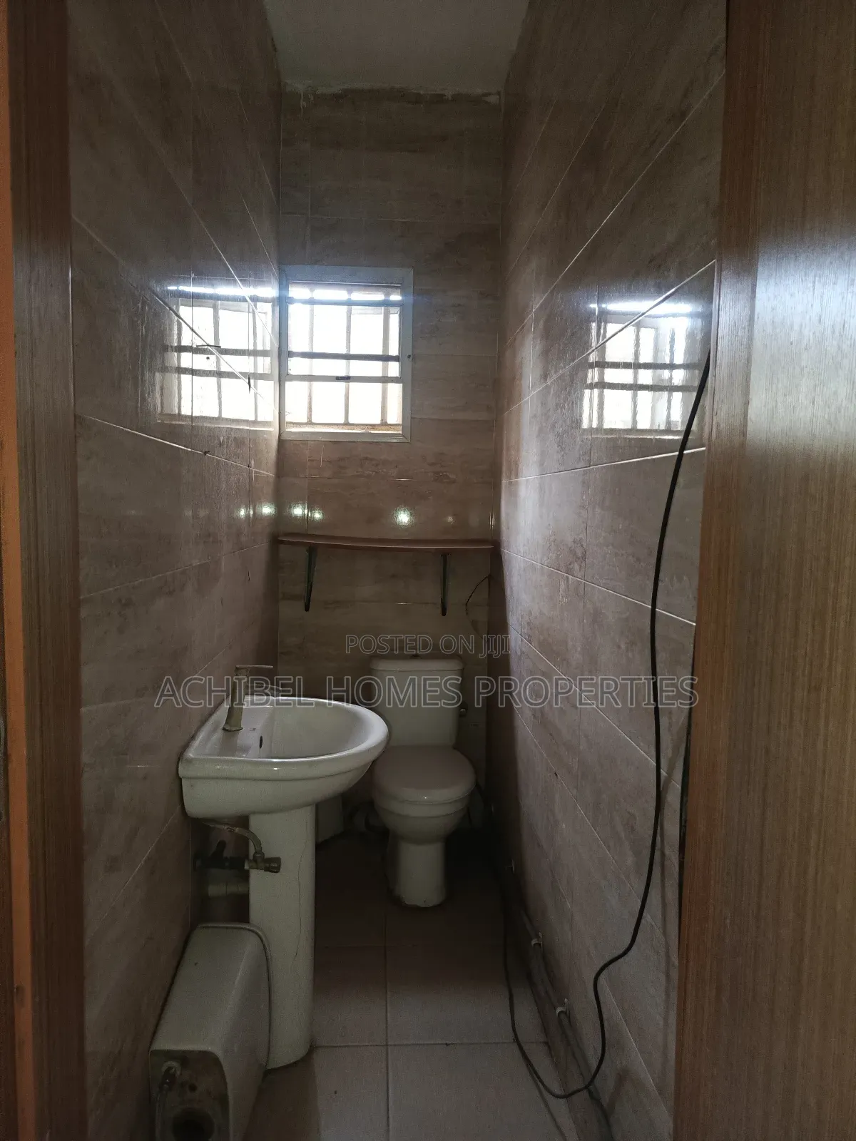 4bdrm Duplex in Chevy View, Chevron for sale
