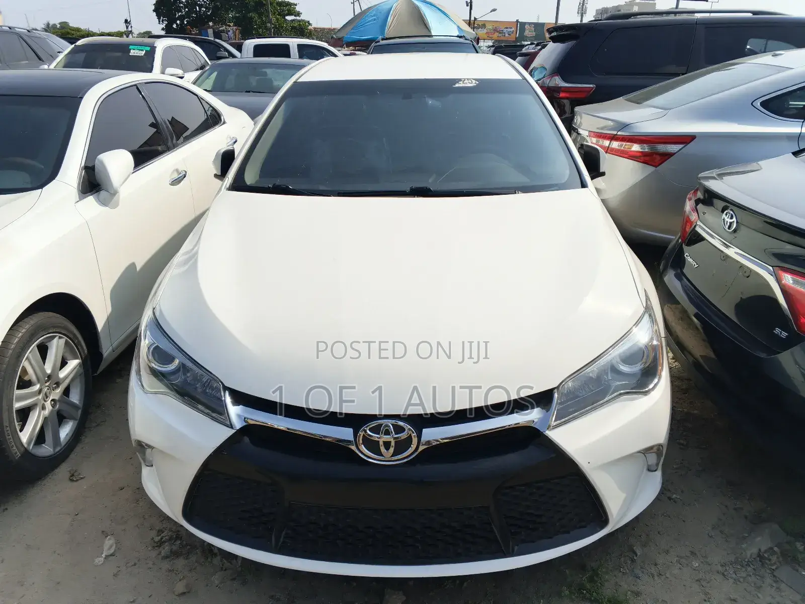 Toyota Camry SE 4dr Sedan (2.5L 4cyl 6A) 2016 White