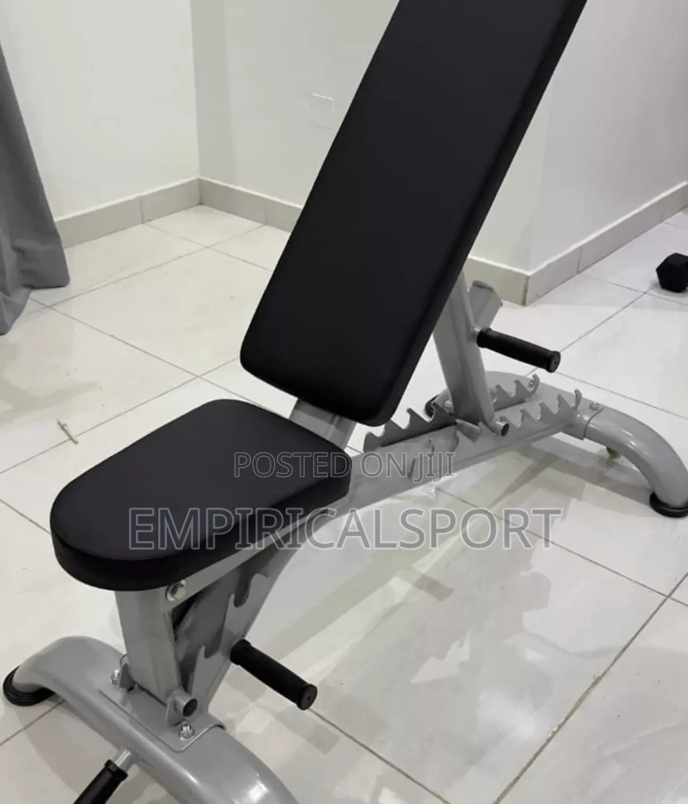 Adjustable Commercial Sit-Up Bench