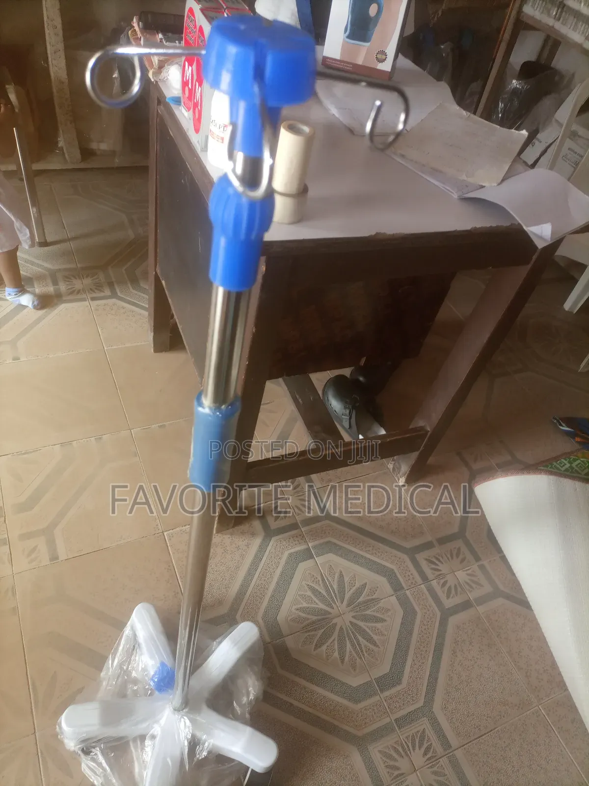 Height Adjustable Iv Infusion Stand or Drip Stand