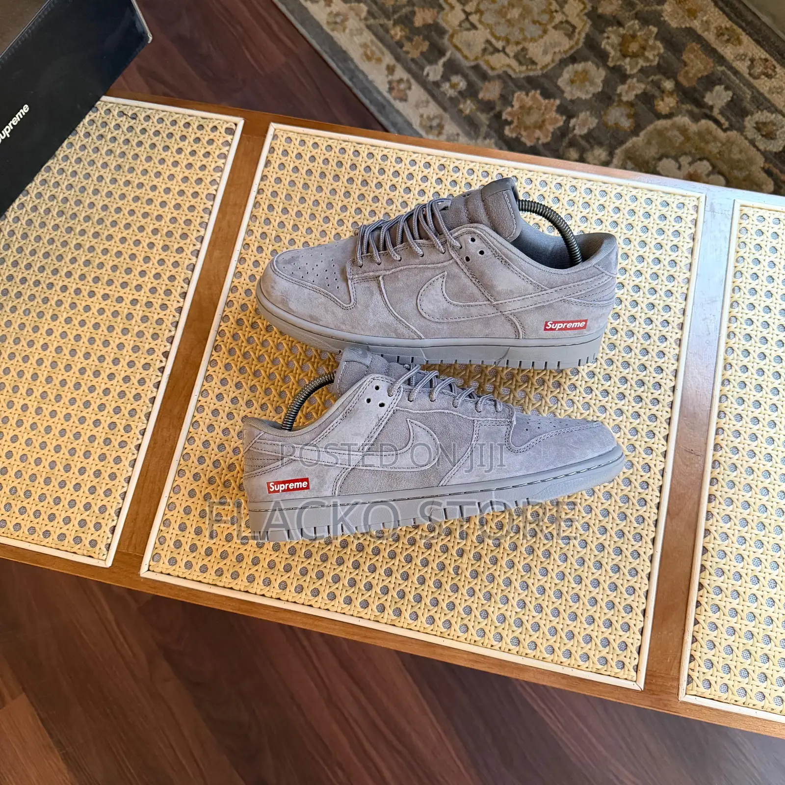 Original Supreme X Nike Sb Dunk Low Wolf Grey Sneakers