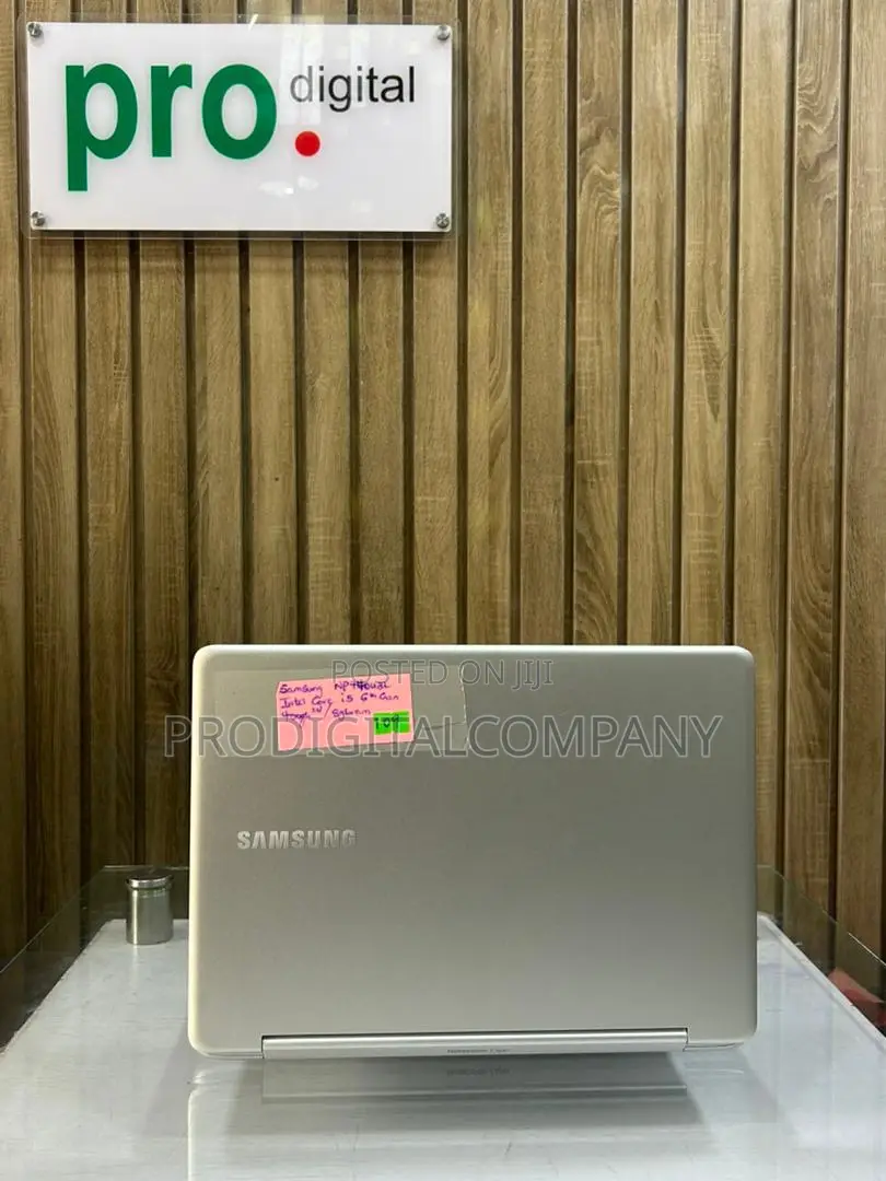 Laptop Samsung NP740U3E 8GB Intel Core i5 SSD 500GB