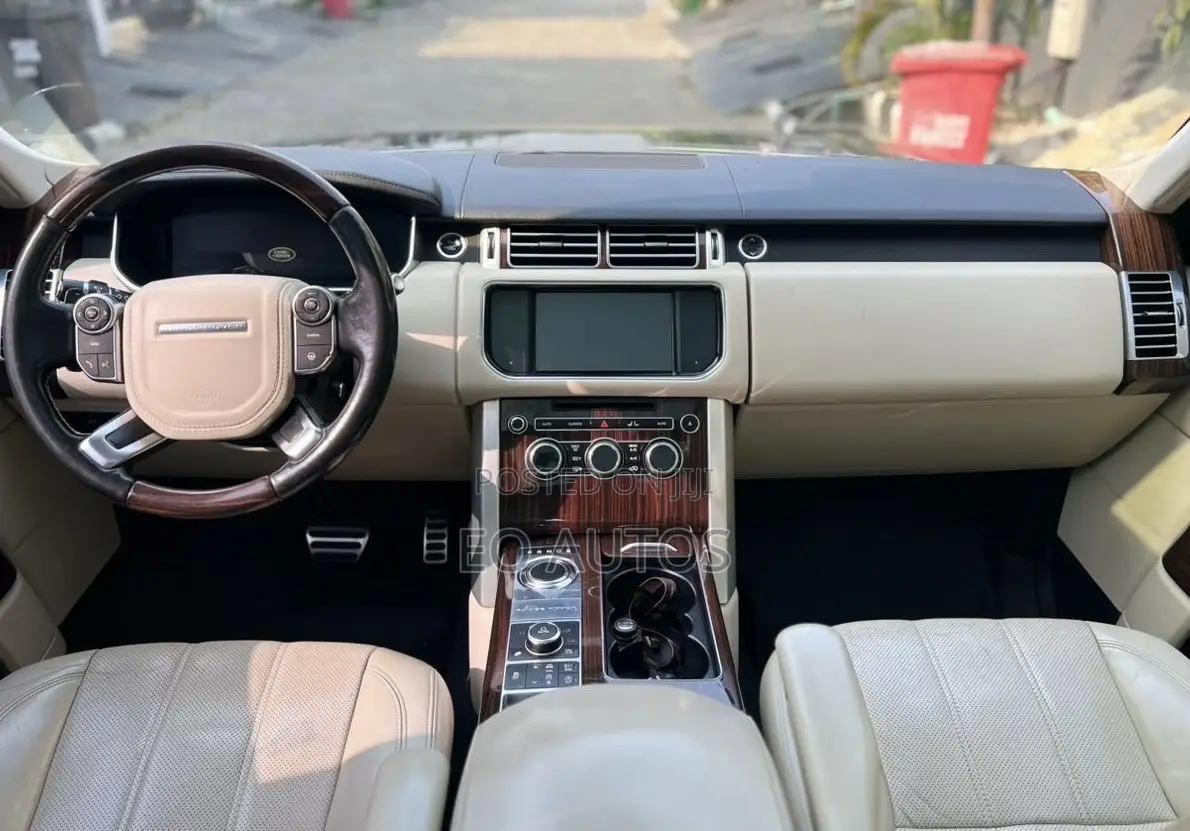 Land Rover Range Rover Vogue 2014 Black