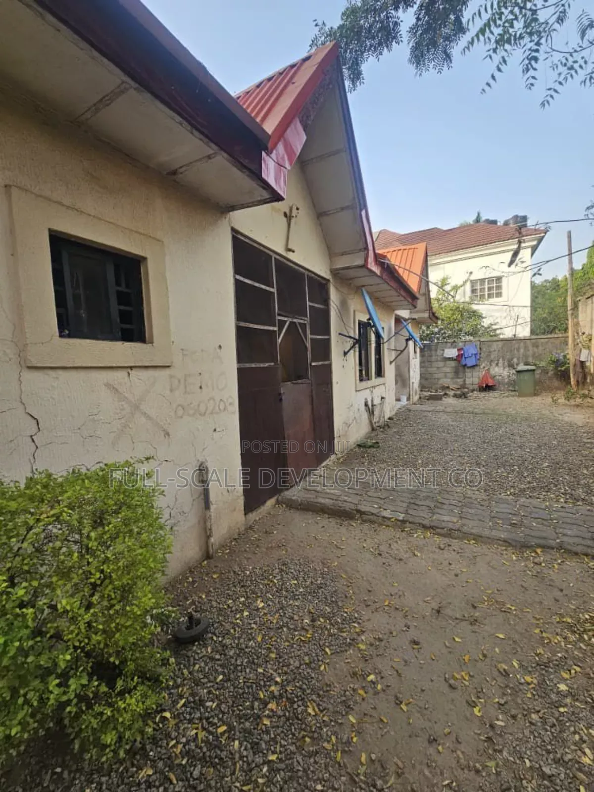 4bdrm House in Utako for sale
