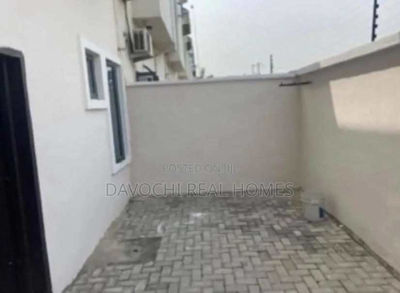 4bdrm Duplex in Ikota for rent