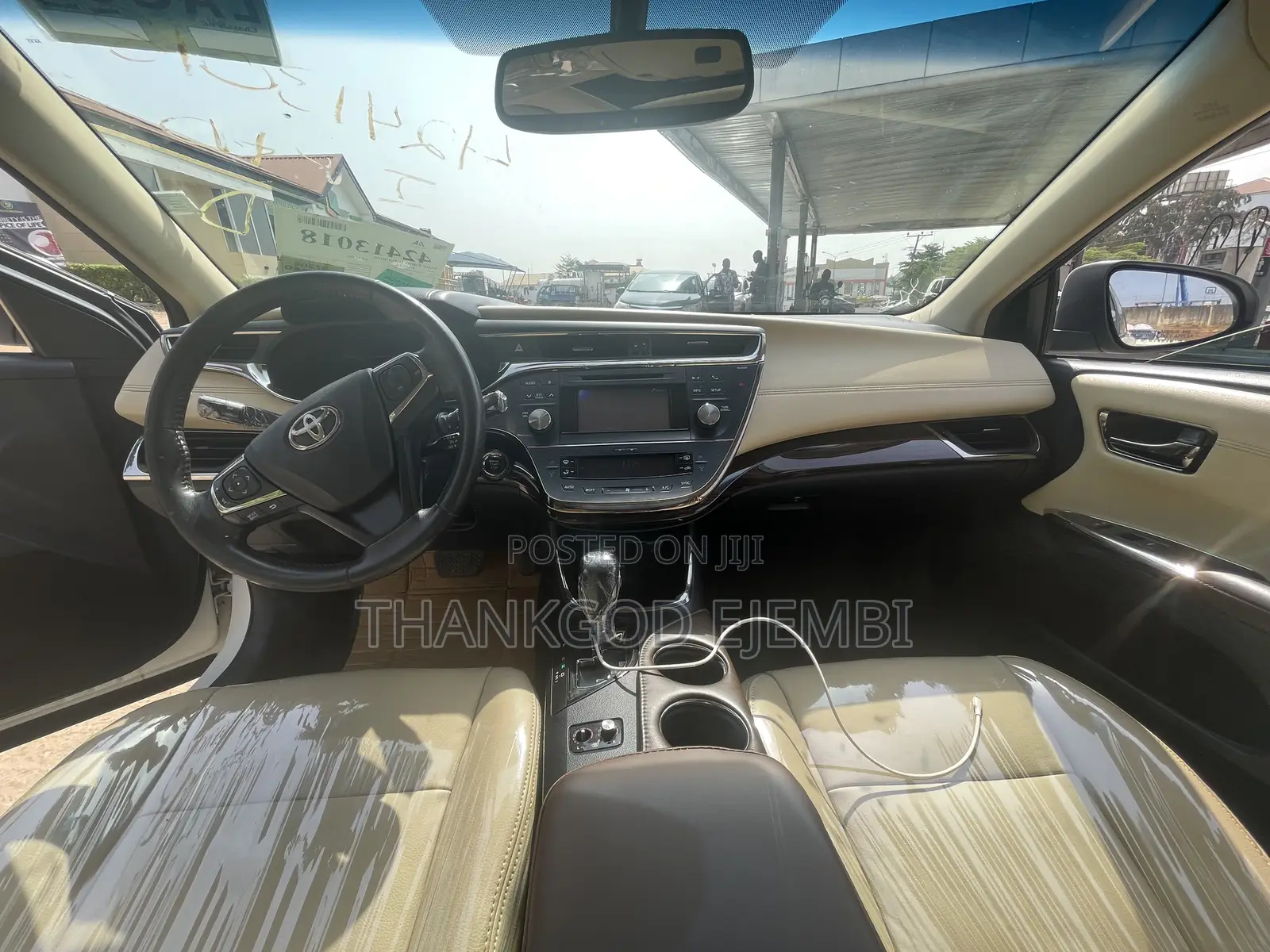 Toyota Avalon XLE Premium Sedan FWD (3.5L 6cyl 6A) 2013 White
