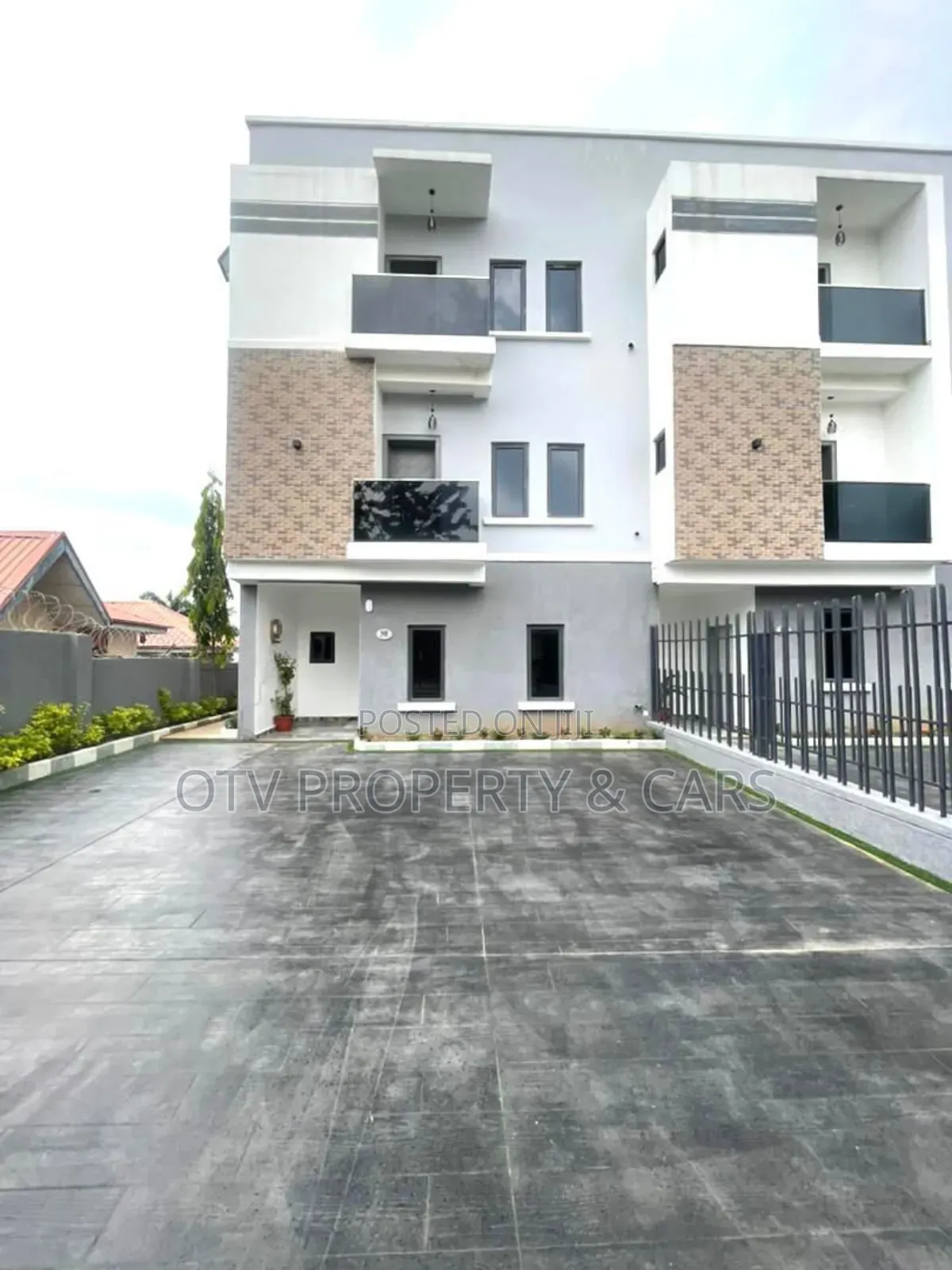 4bdrm Townhouse / Terrace in Wuye for rent