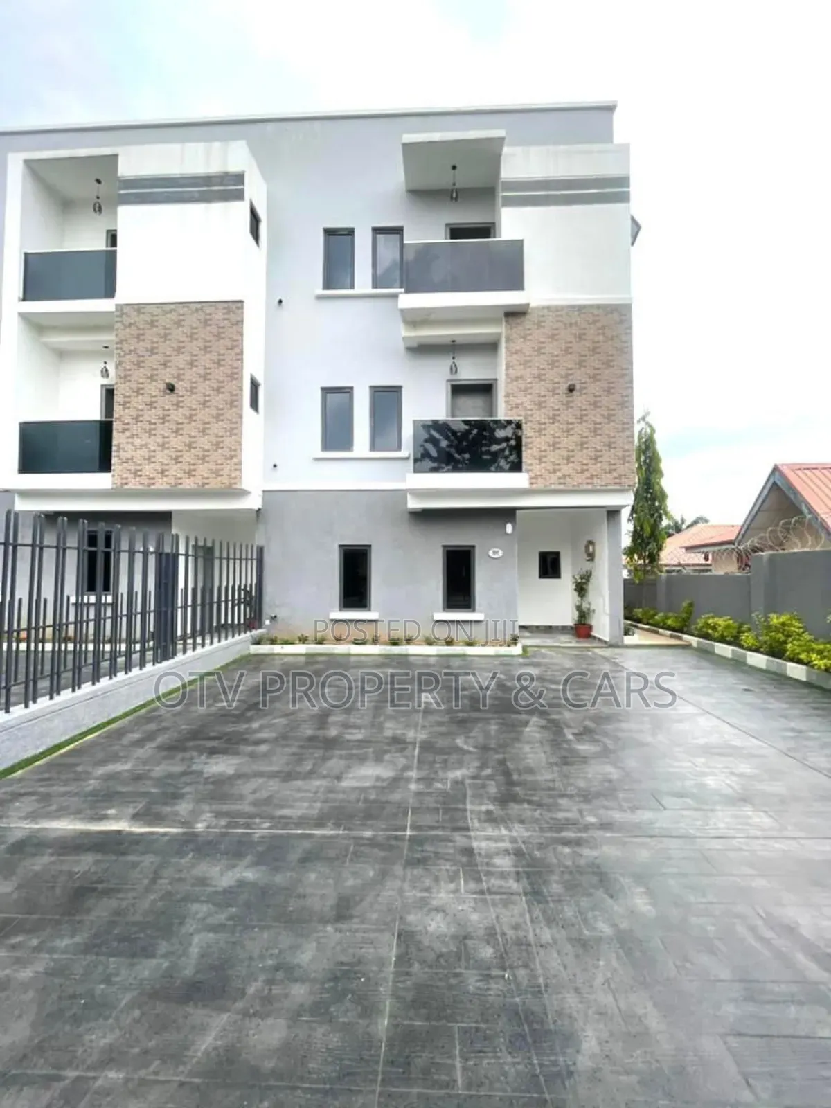 4bdrm Townhouse / Terrace in Wuye for rent