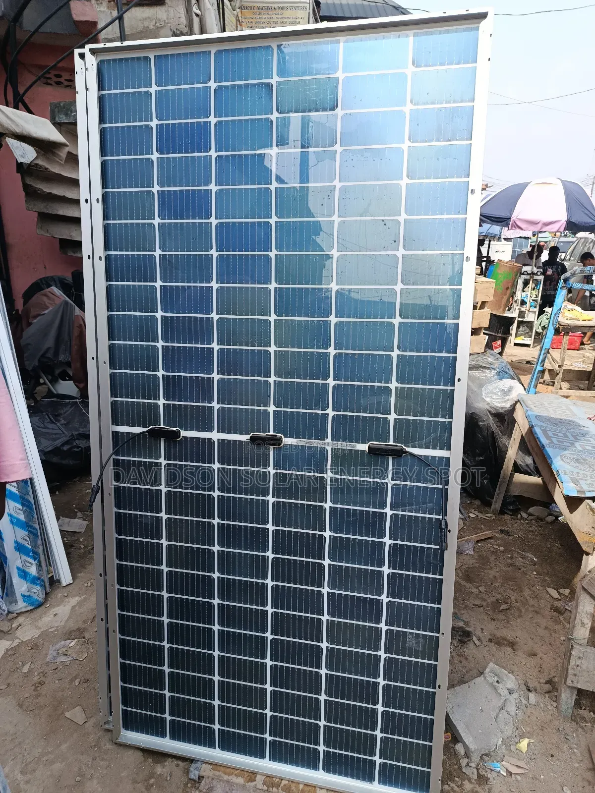 550wat Longi Solar Panel Halfcourt