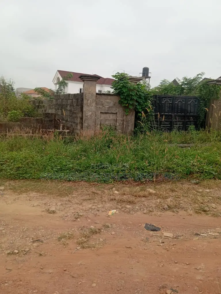 A Standard Plot of 577sqm Fenced and Gated