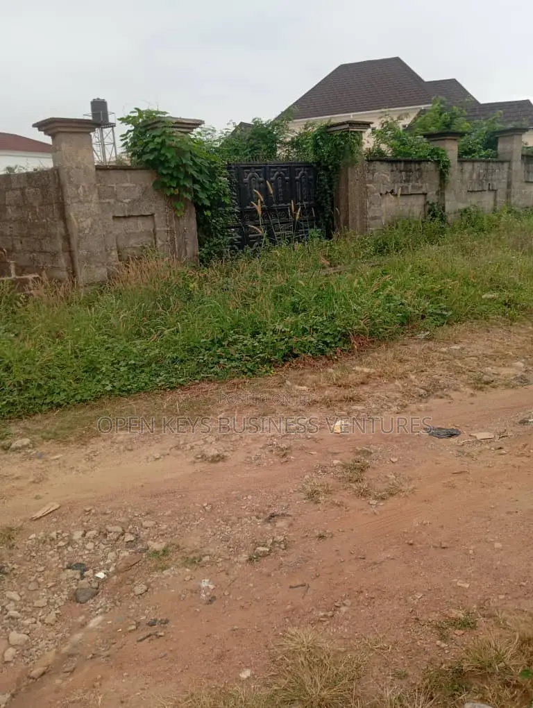 A Standard Plot of 577sqm Fenced and Gated
