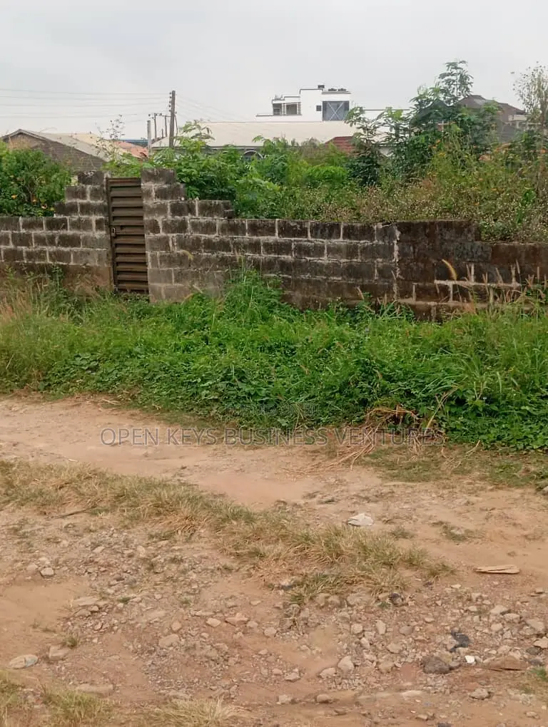 A Standard Plot of 577sqm Fenced and Gated