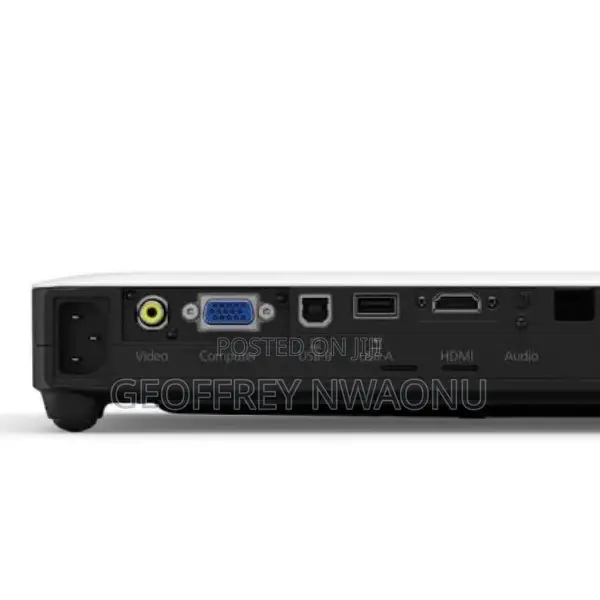 Epson|3,000 Lumens|Portable Projector With Remote +Free Projector Bag