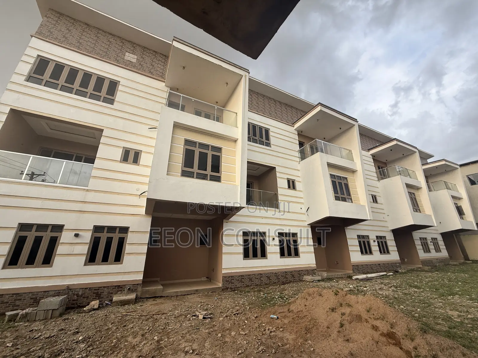 5bdrm Duplex in Lokogoma for sale