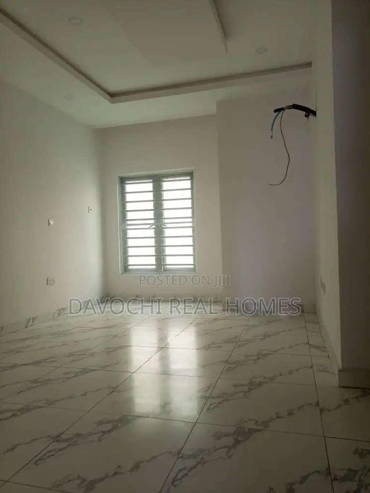 5bdrm Duplex in Ikate for rent