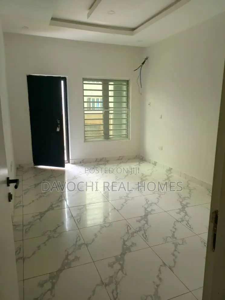 5bdrm Duplex in Ikate for rent