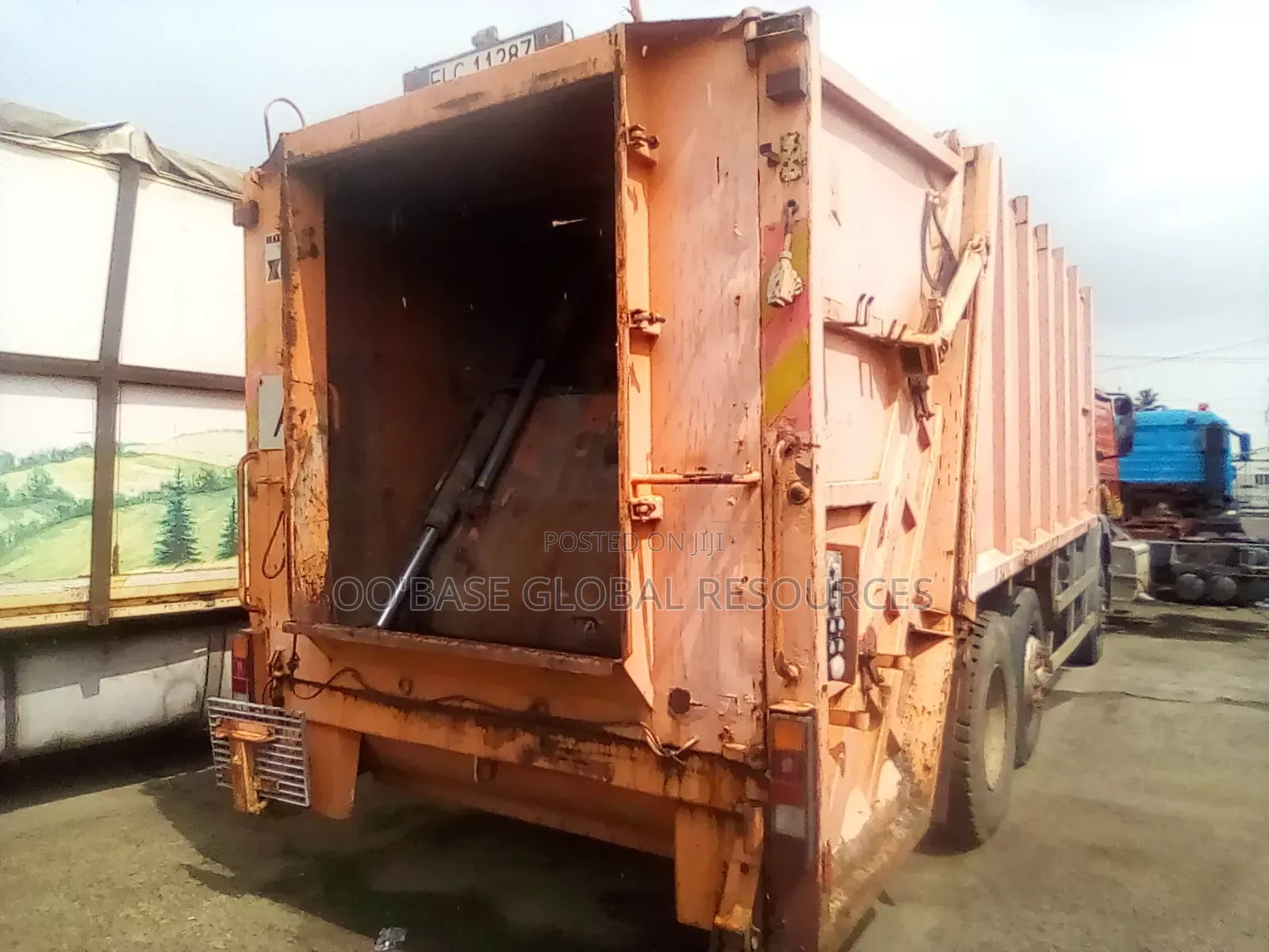 Mercedes Benz Waste Disposable Truck
