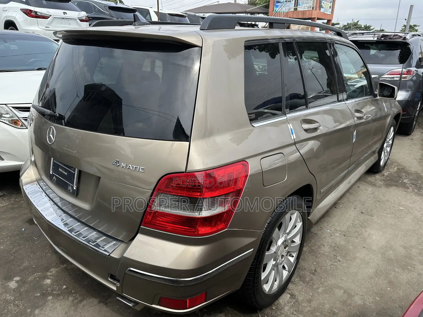 Mercedes-Benz GLK-Class 350 4MATIC 2010 Gold