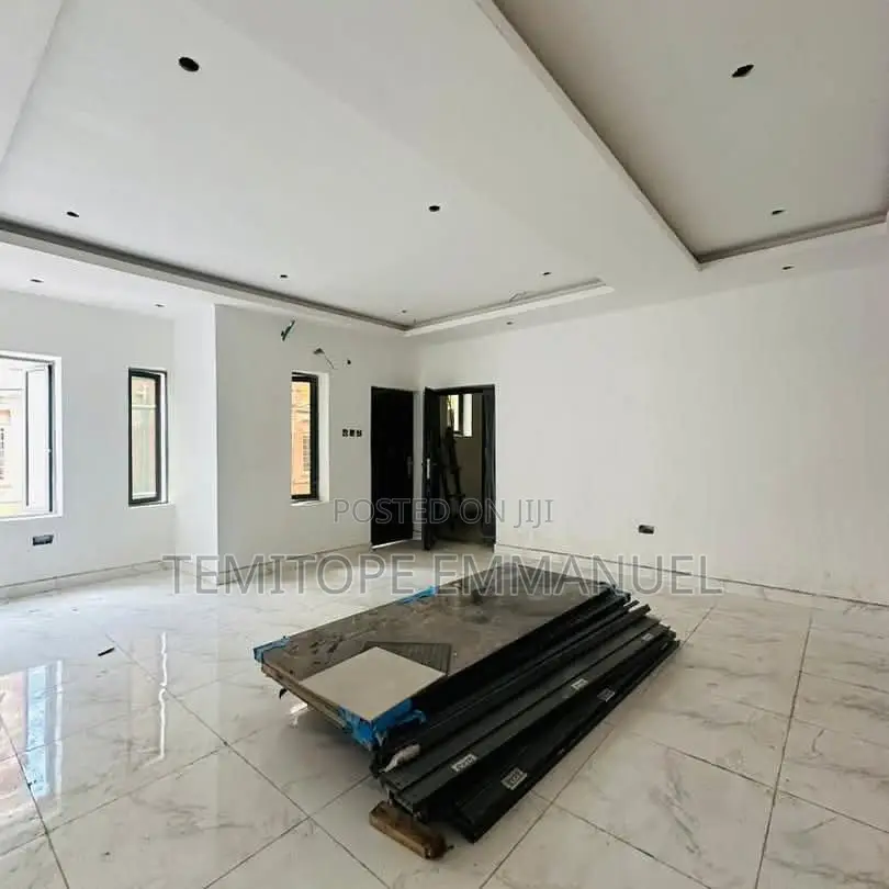 Furnished 3bdrm Apartment in Gbagada, Lagos for sale