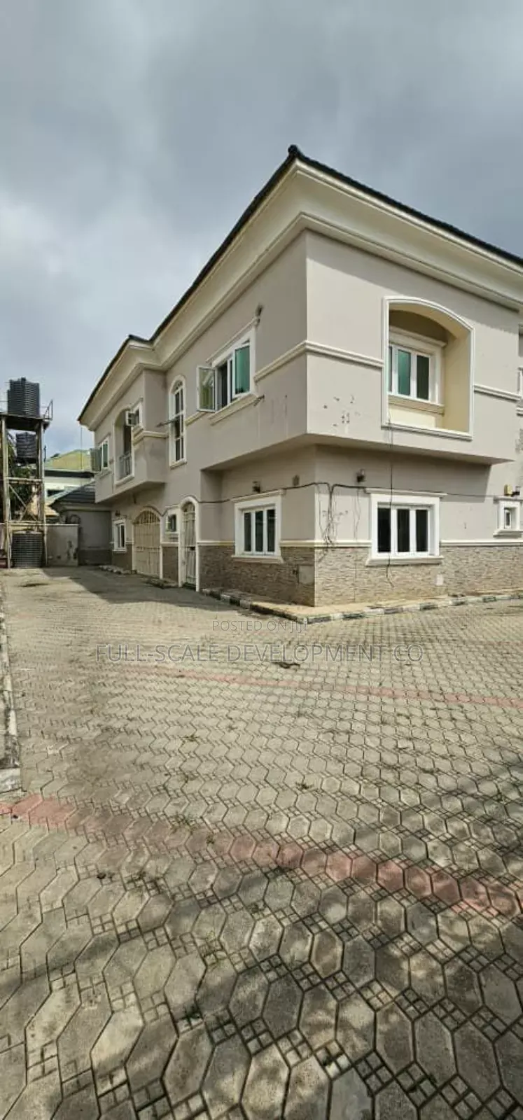 4bdrm Block of Flats in Kubwa for sale