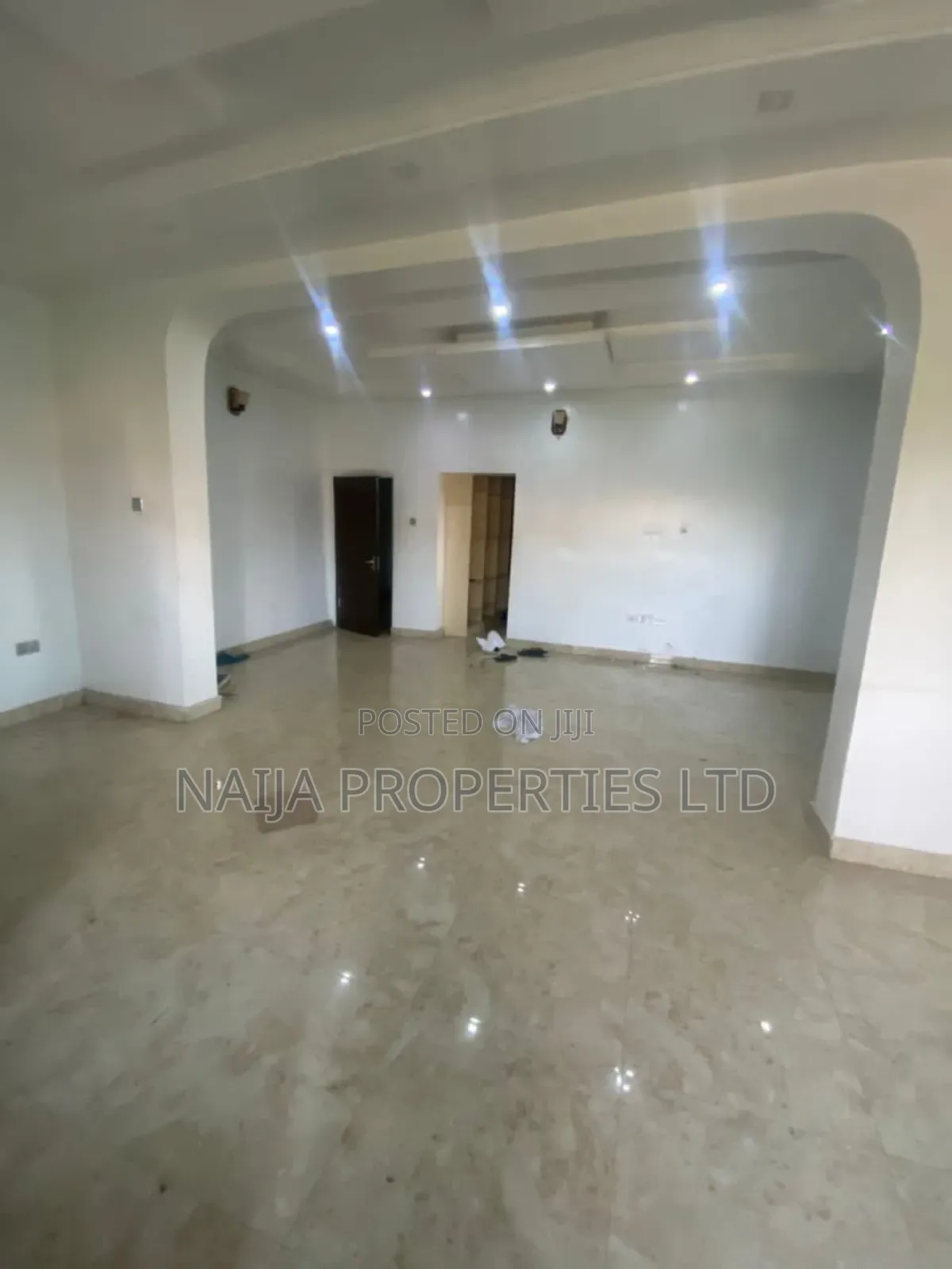 4bdrm Duplex in Ado Rd, Ajah for sale