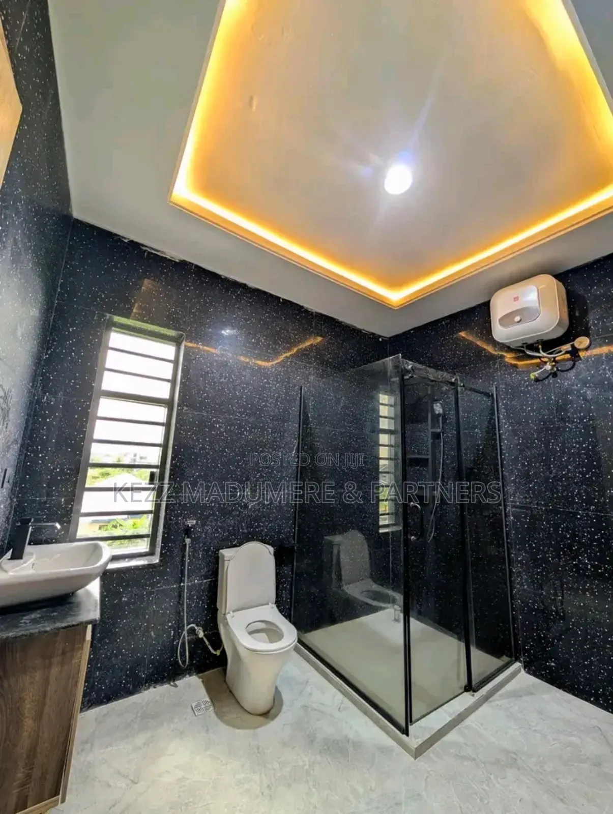 4bdrm Duplex in Ewat Extension, ( for sale