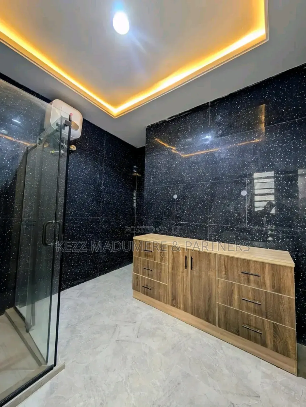 4bdrm Duplex in Ewat Extension, ( for sale