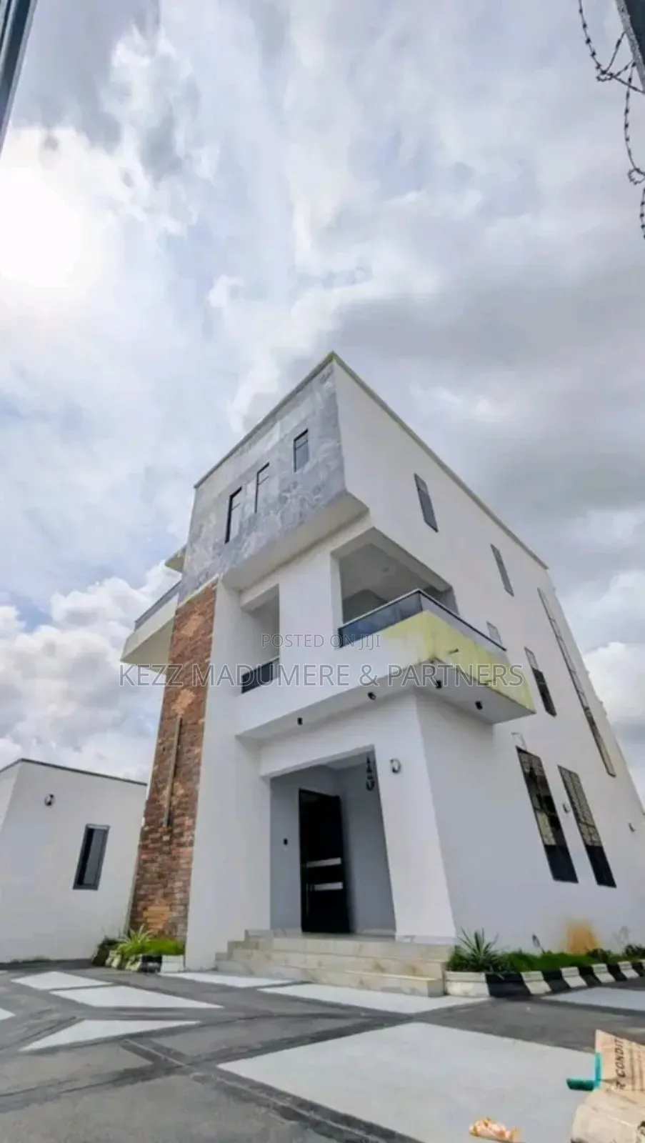 4bdrm Duplex in Ewat Extension, ( for sale