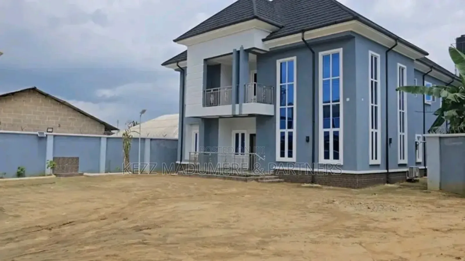 5bdrm Duplex in Off Oron Road Uyo for sale