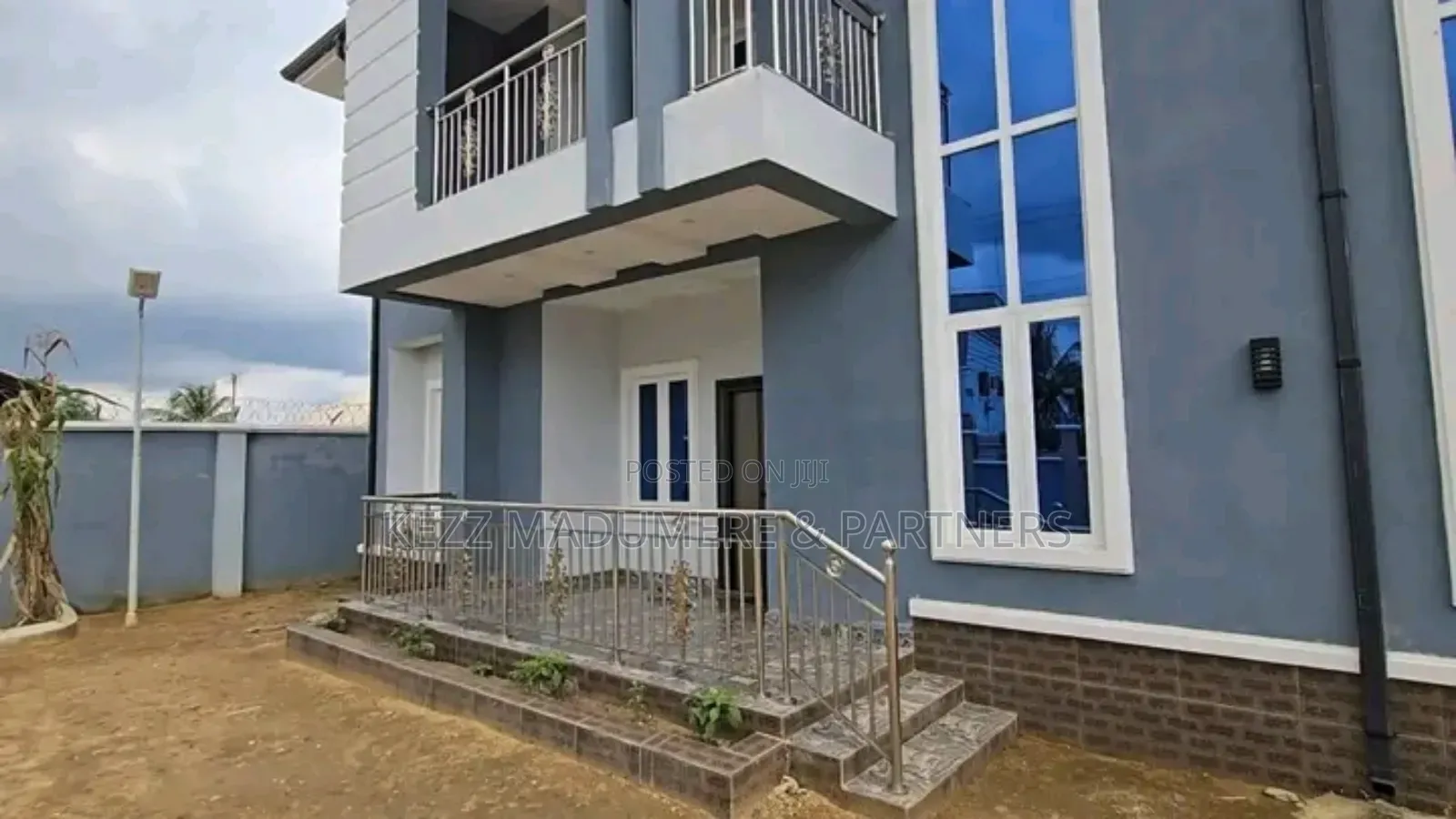 5bdrm Duplex in Off Oron Road Uyo for sale