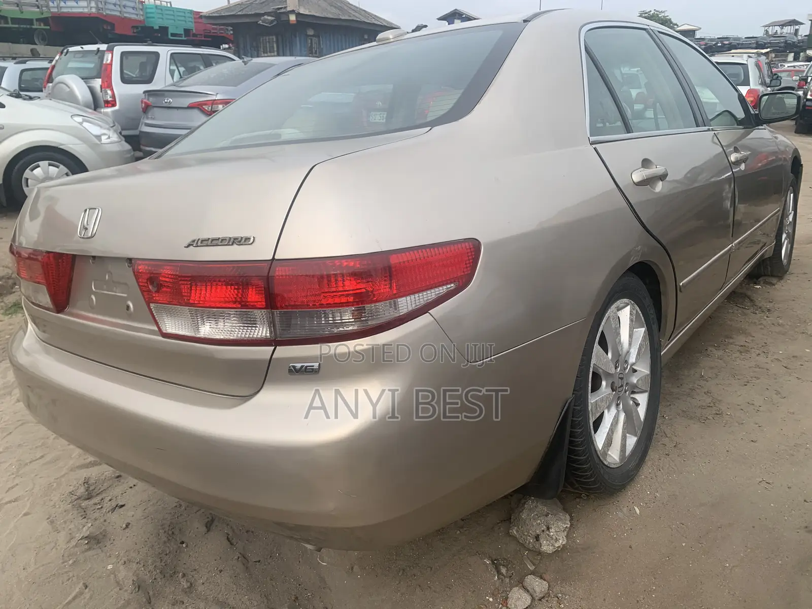 Honda Accord 2005 Gold