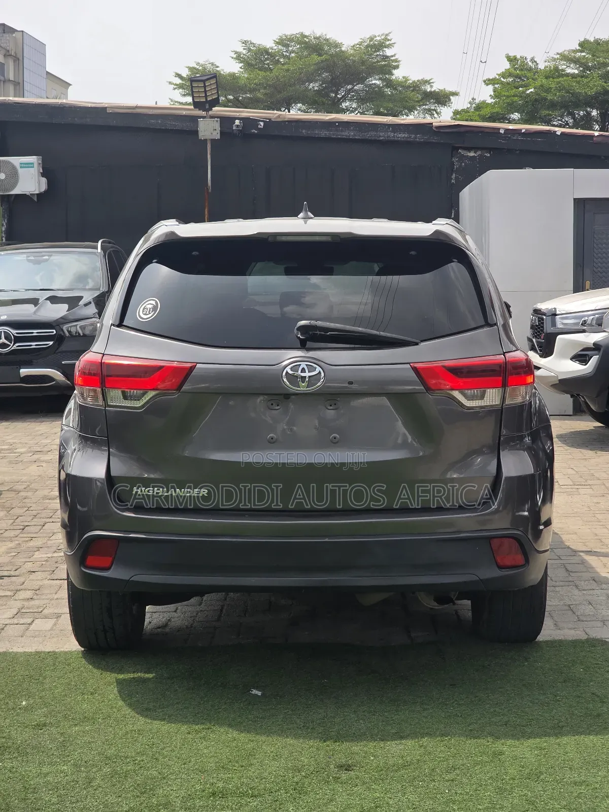 Toyota Highlander XLE 4x2 V6 (3.5L 6cyl 8A) 2018 Gray
