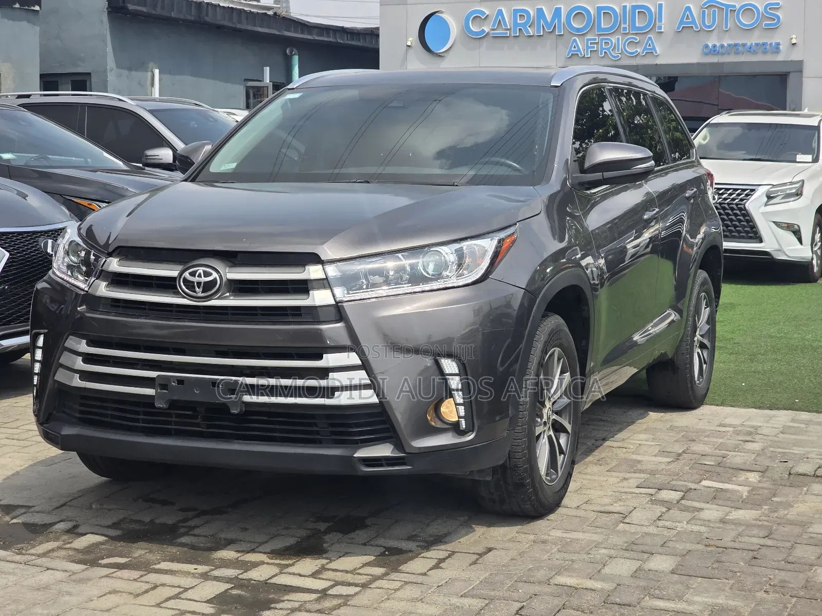 Toyota Highlander XLE 4x2 V6 (3.5L 6cyl 8A) 2018 Gray