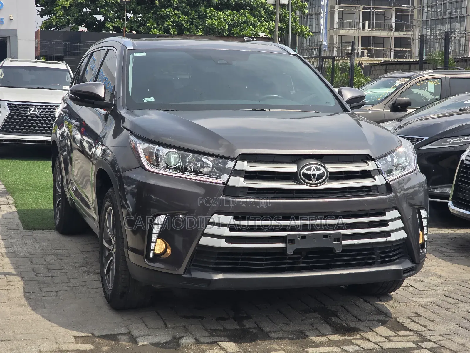 Toyota Highlander XLE 4x2 V6 (3.5L 6cyl 8A) 2018 Gray