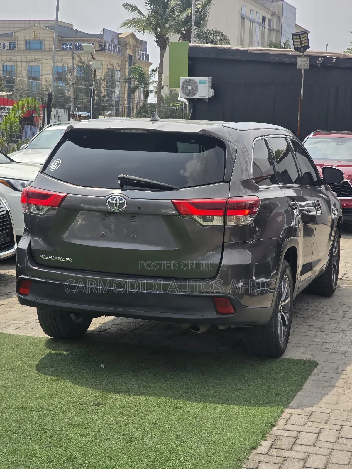 Toyota Highlander XLE 4x2 V6 (3.5L 6cyl 8A) 2018 Gray