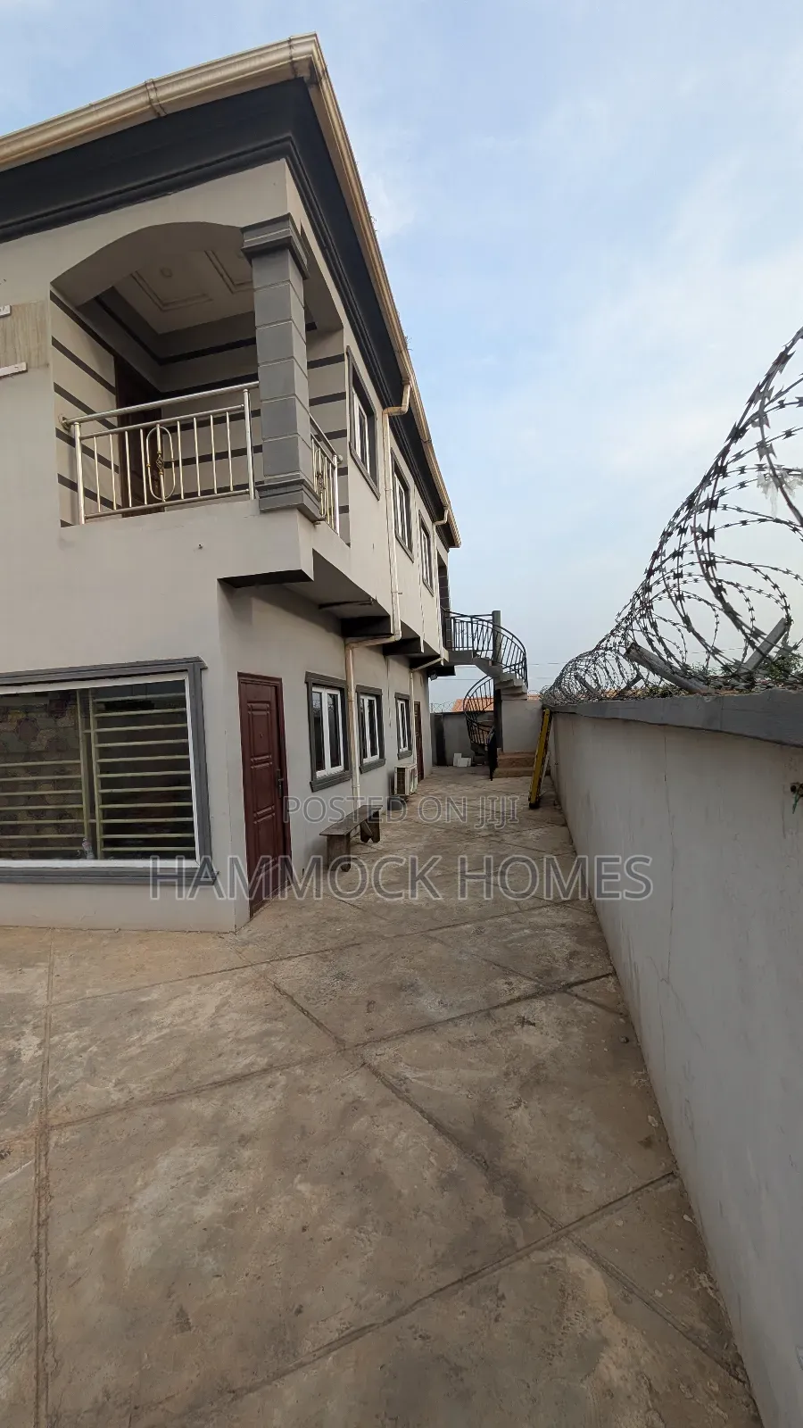 Commercial Office Space for Showroom Offices at Basorun Akobo Road.