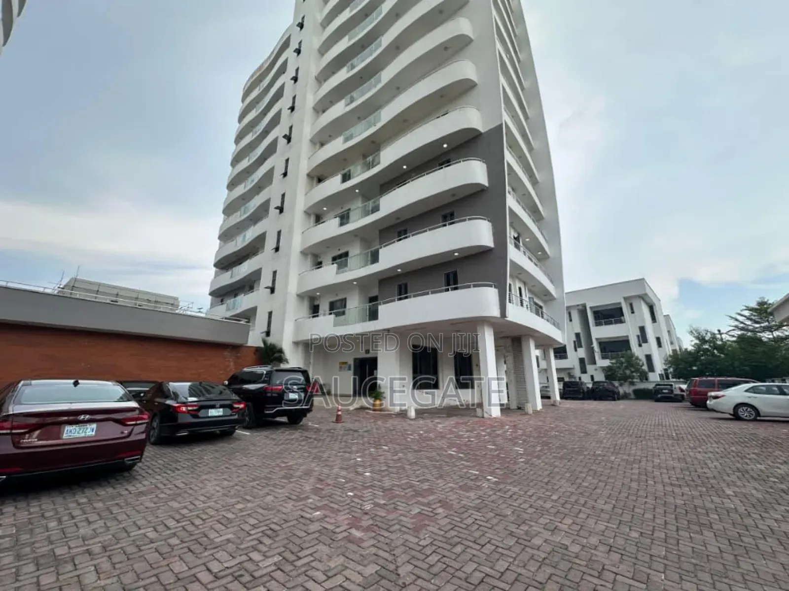 2bdrm Apartment in Lekki Phase 1 for rent