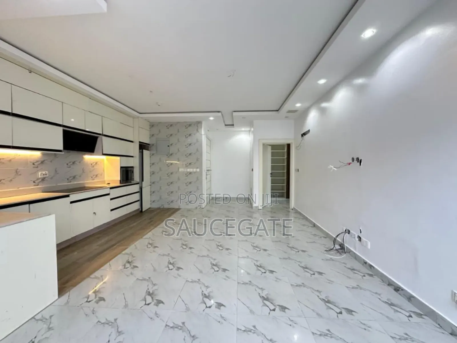 2bdrm Apartment in Lekki Phase 1 for rent
