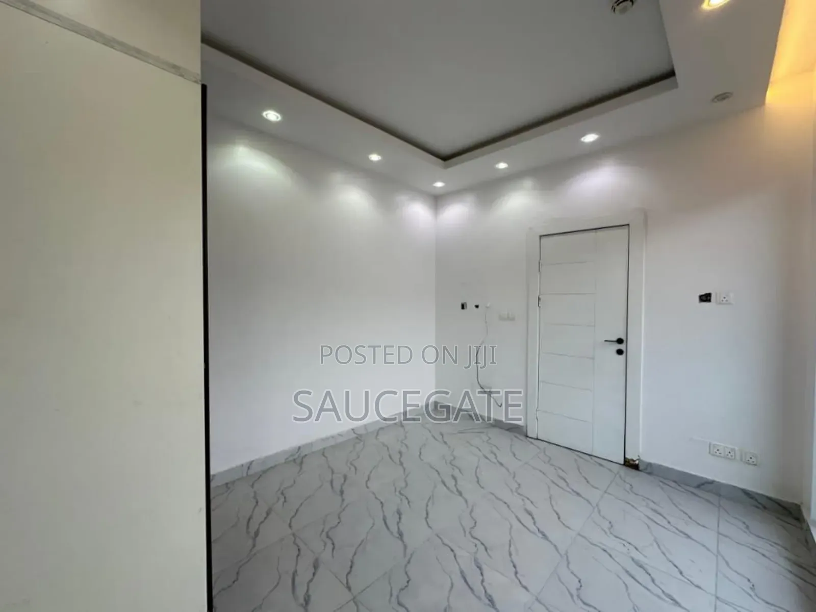 2bdrm Apartment in Lekki Phase 1 for rent