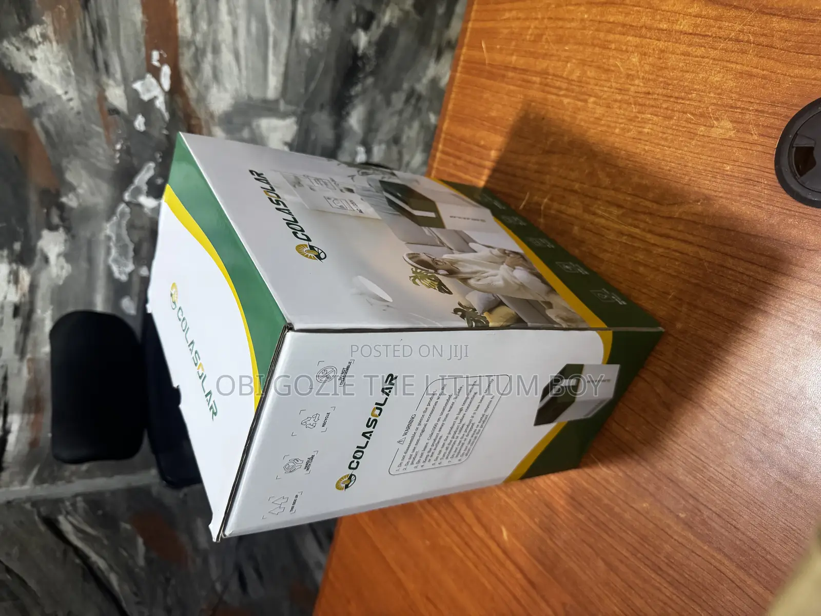1khw 200w Cola Solar Lithium Battery Solar Power Station Built