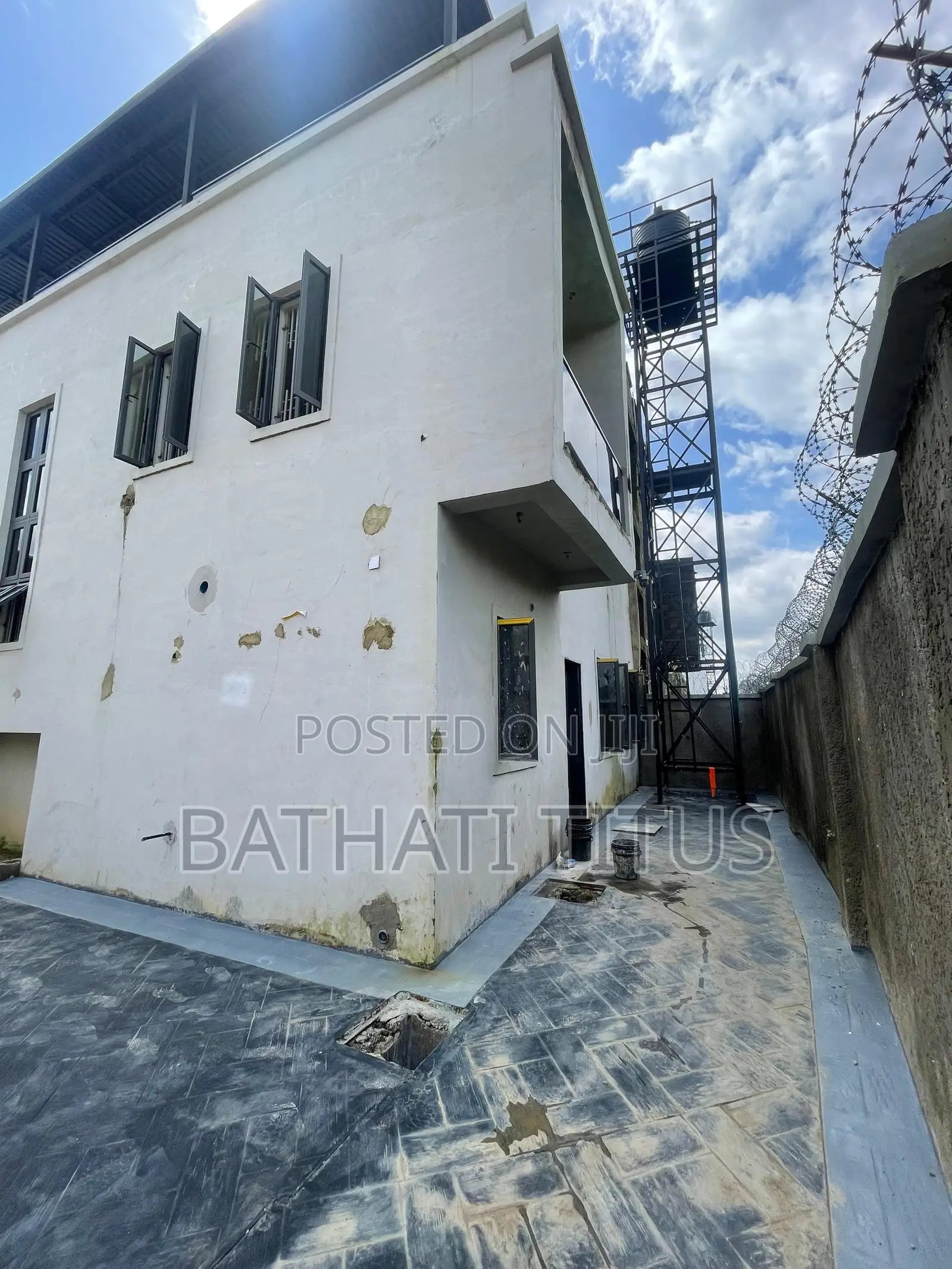 4bdrm Duplex in Life Camp for sale