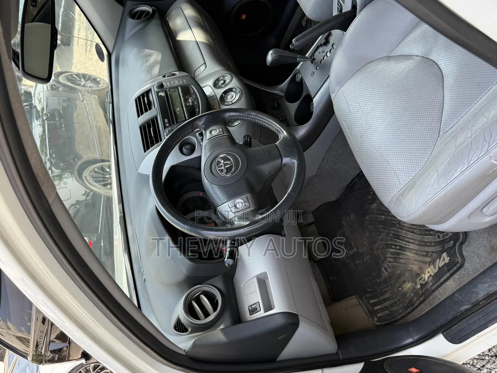 Toyota RAV4 Limited V6 2007 White