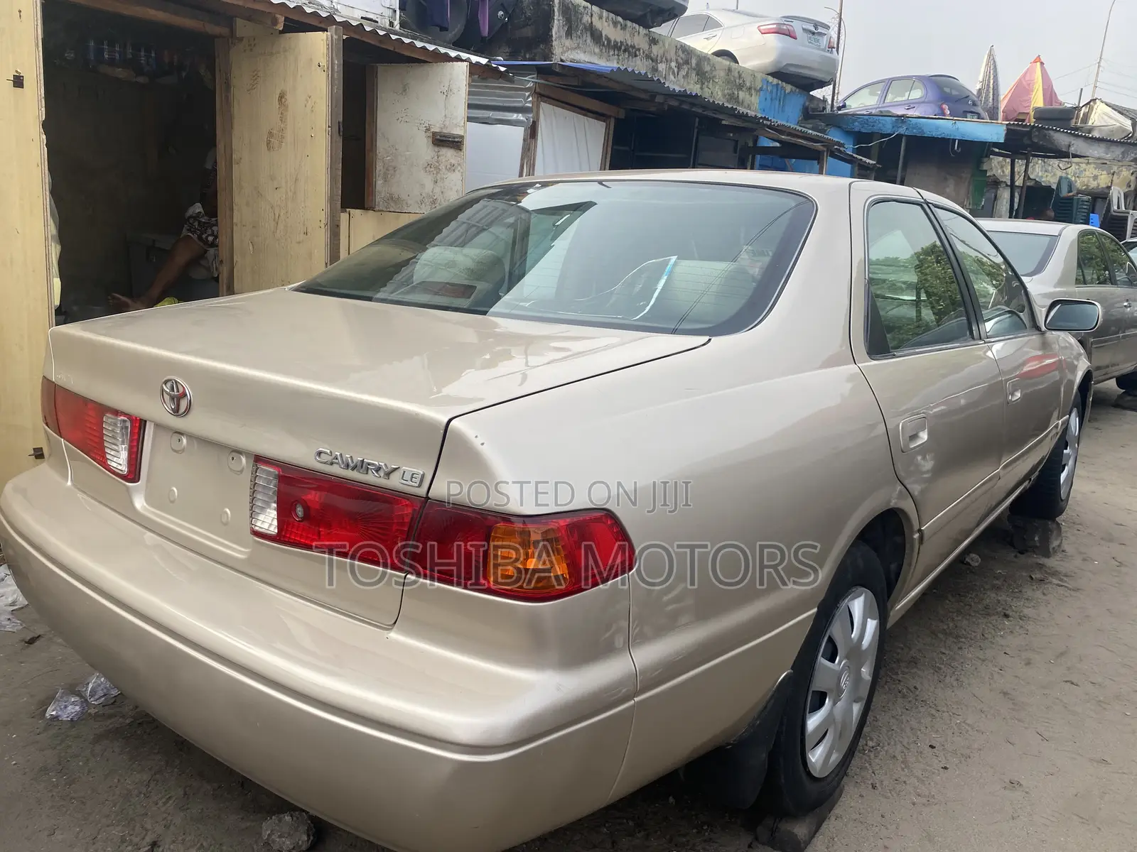 Toyota Camry LE 4dr Sedan (2.2L 4cyl 4A) 2001 Gold