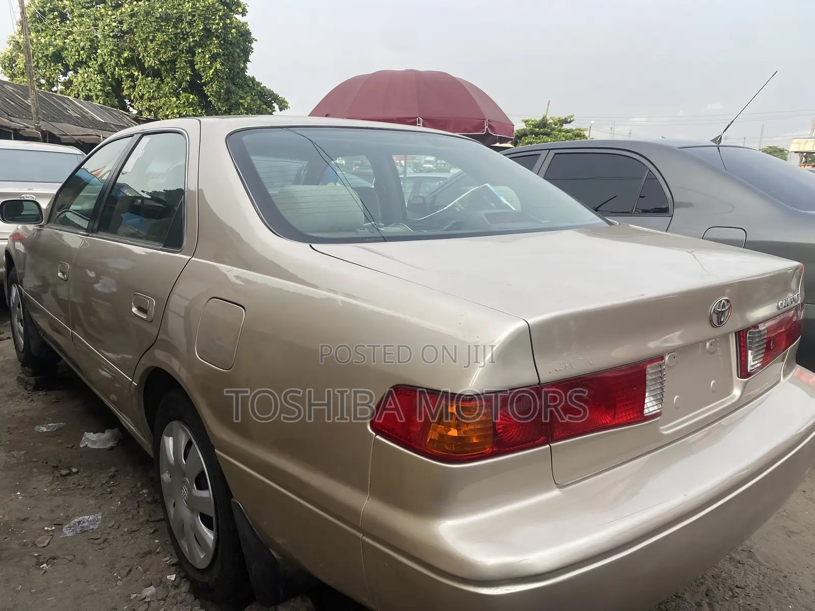 Toyota Camry LE 4dr Sedan (2.2L 4cyl 4A) 2001 Gold